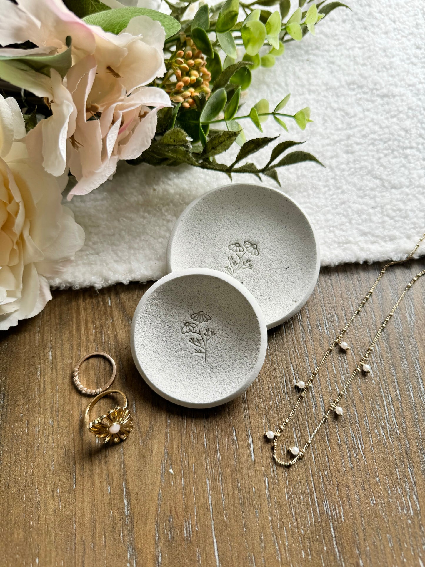 Speckled Daisy Ring Dish Set