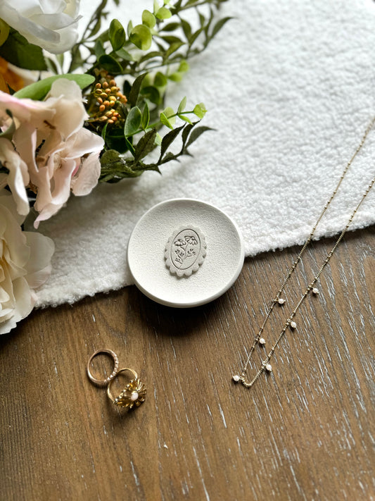 Taupe Medallion Flower Ring Dish