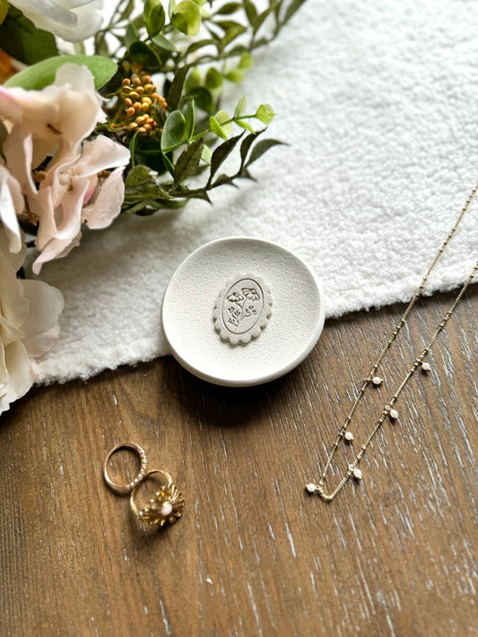 Taupe Medallion Flower Ring Dish