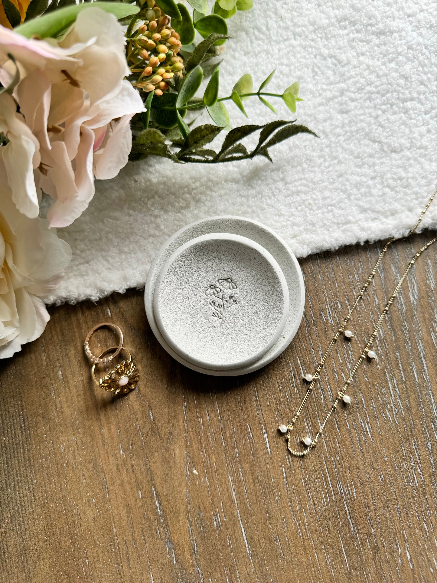 Speckled Daisy Ring Dish Set